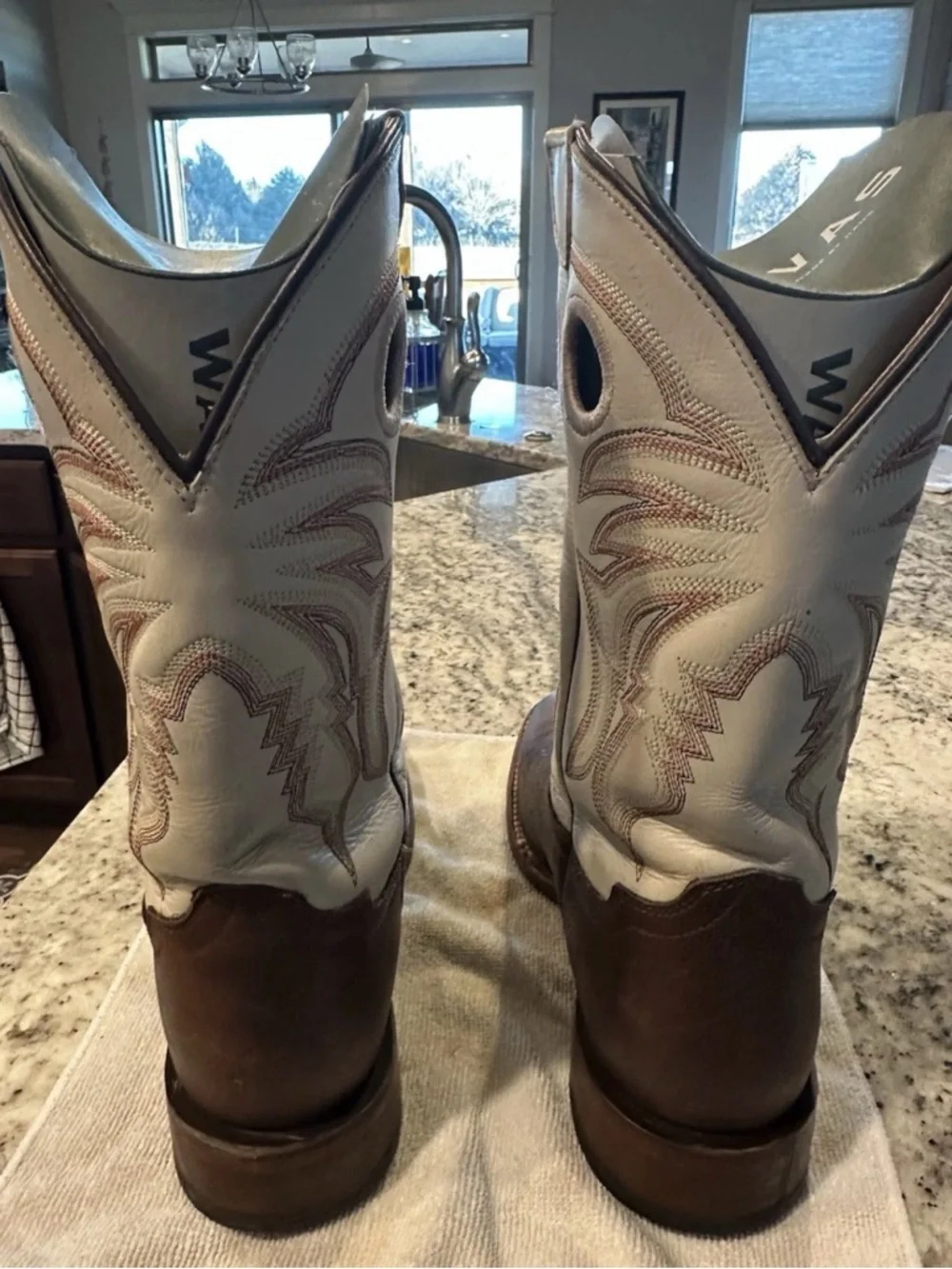 CODY JAMES MEN'S BONE WESTERN BOOTS - BROAD SQUARE TOE SZ 10 EE - Picture 4 of 6